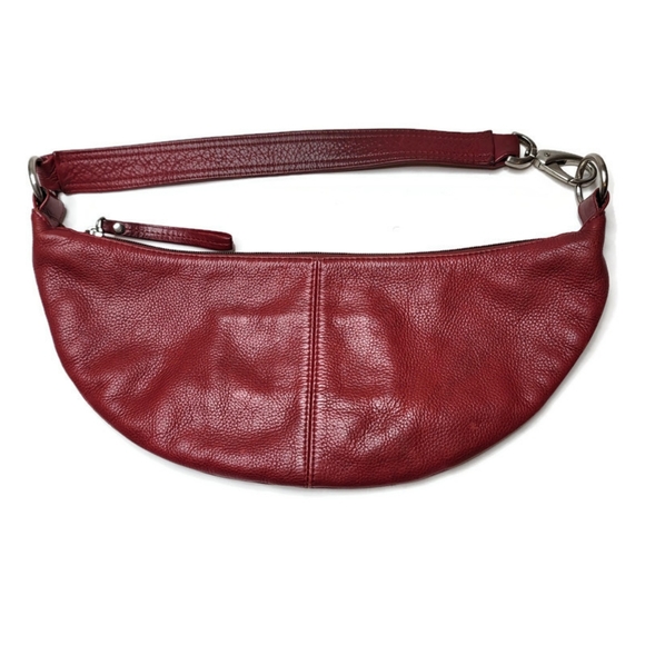 Hobo red leather 90s style shoulder bag. Perfect for Valentines day.